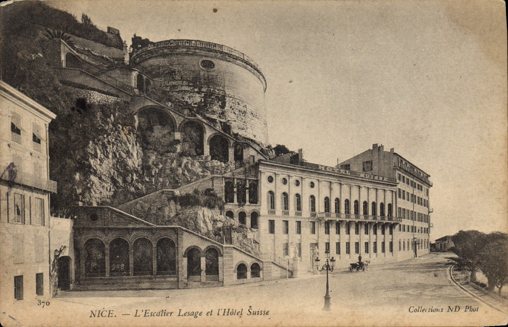 CPA Nice l'Ecalier Lesage et l'Hotel Suisse