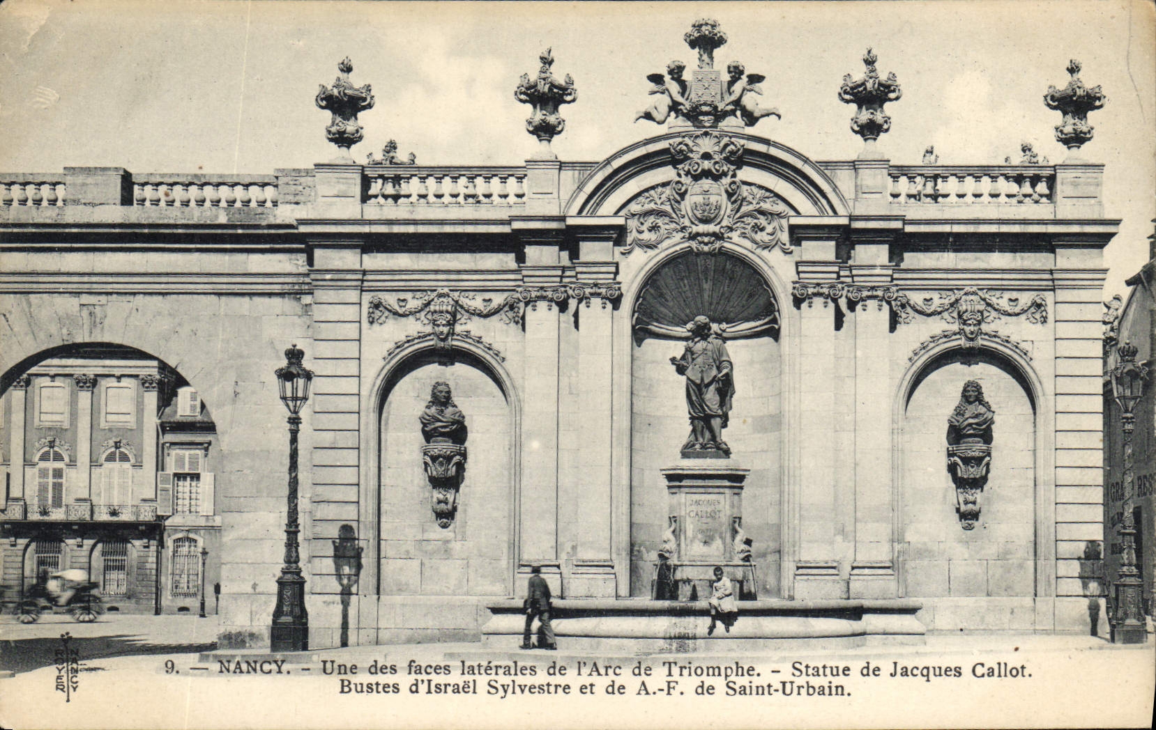 CPA Nancy une des faces laterales de l'Arc de Triomphe monument de Jacques Callot