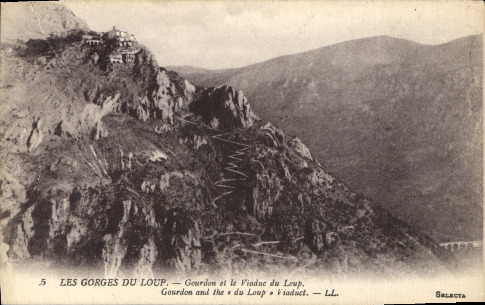 CPA Les Gorges du Loup Gourdon et le Viaduc du Loup 