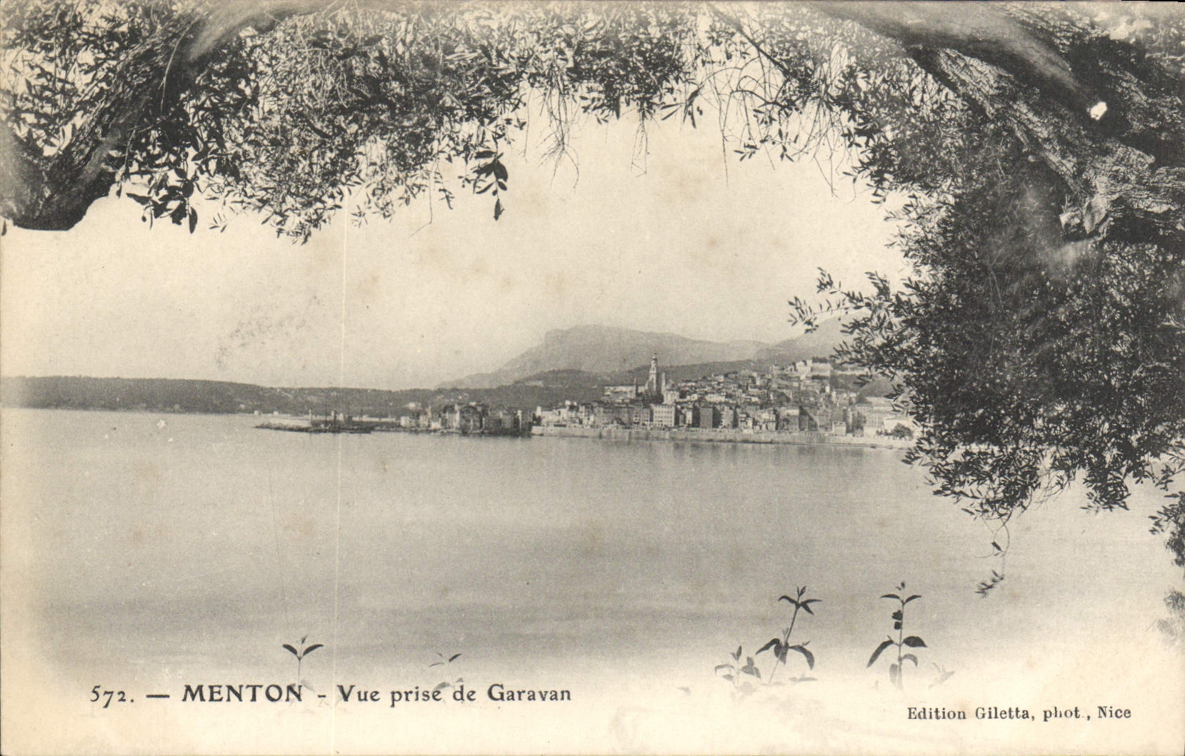 CPA Menton Vue prise de Garavan 