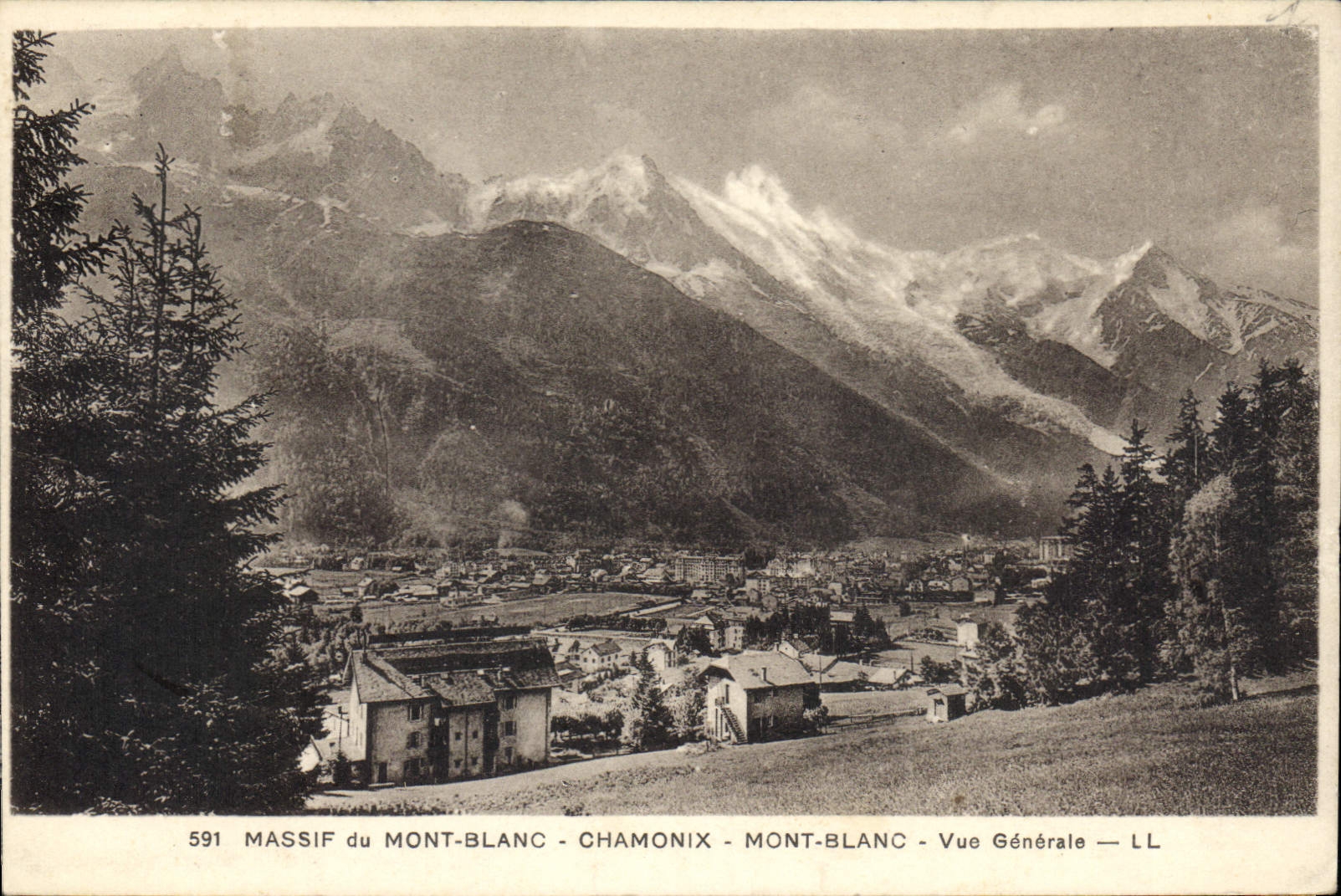CPA Massif du Mont Blanc Chamonix Vue generale 
