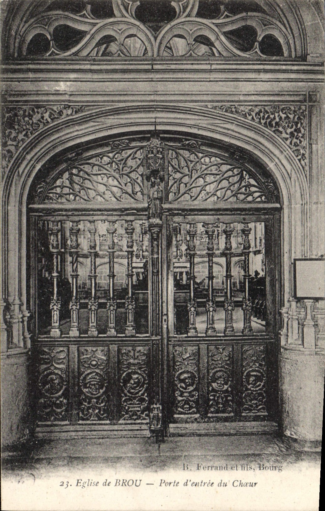 CPA Eglise de Brou Porte d'entree du Choeur