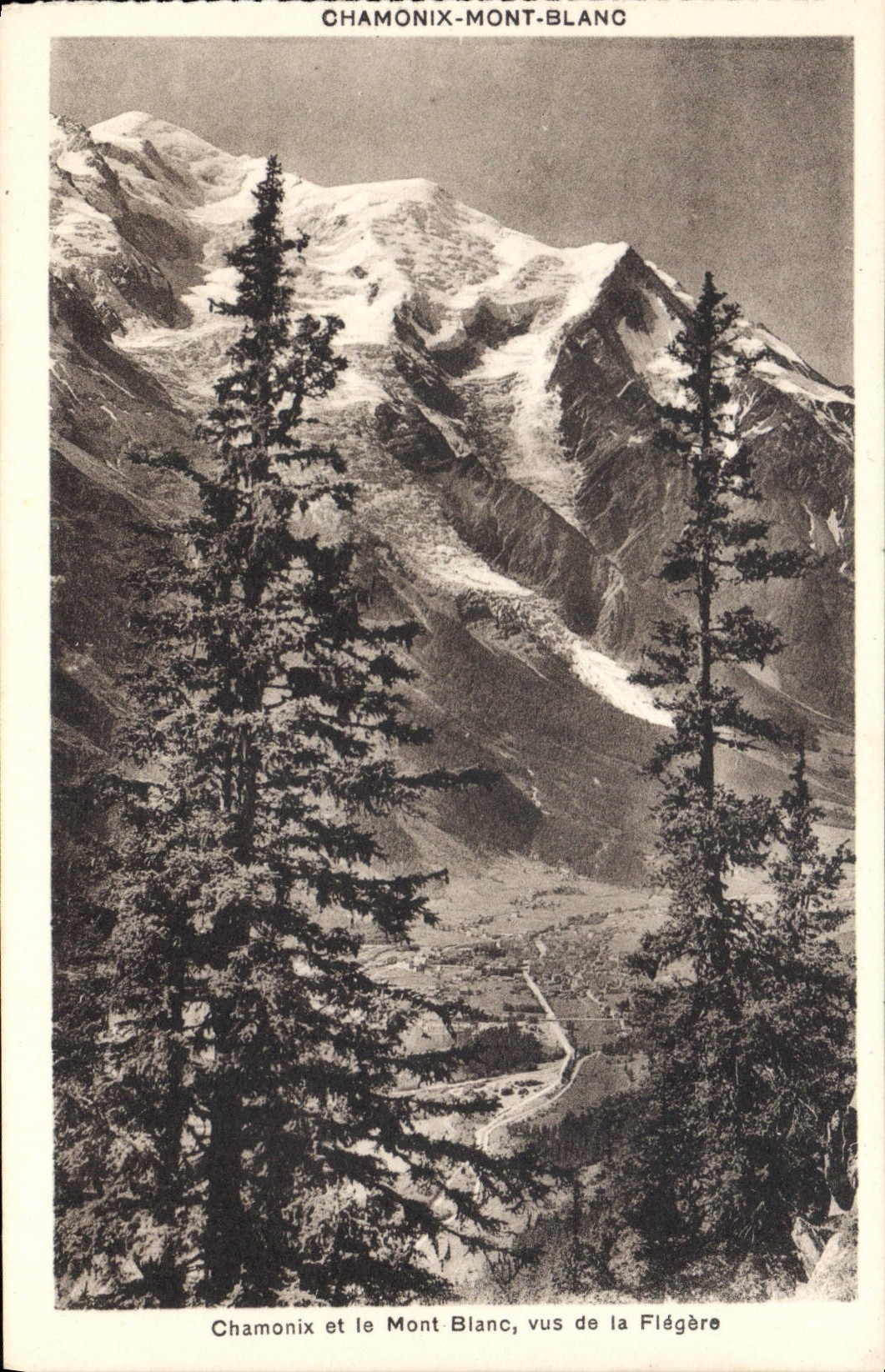 CPA Chamonix Mont Blanc Chamonix et le Mont Blanc vus de la Flegere 