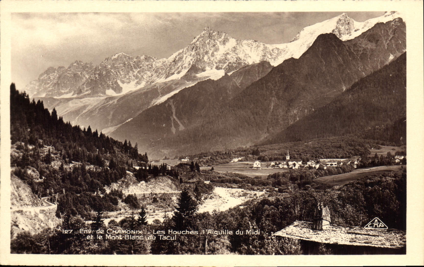 CPA Env de Chamonix les Houches l'Aiguille du Midi et le Mont Blanc du Tacul 