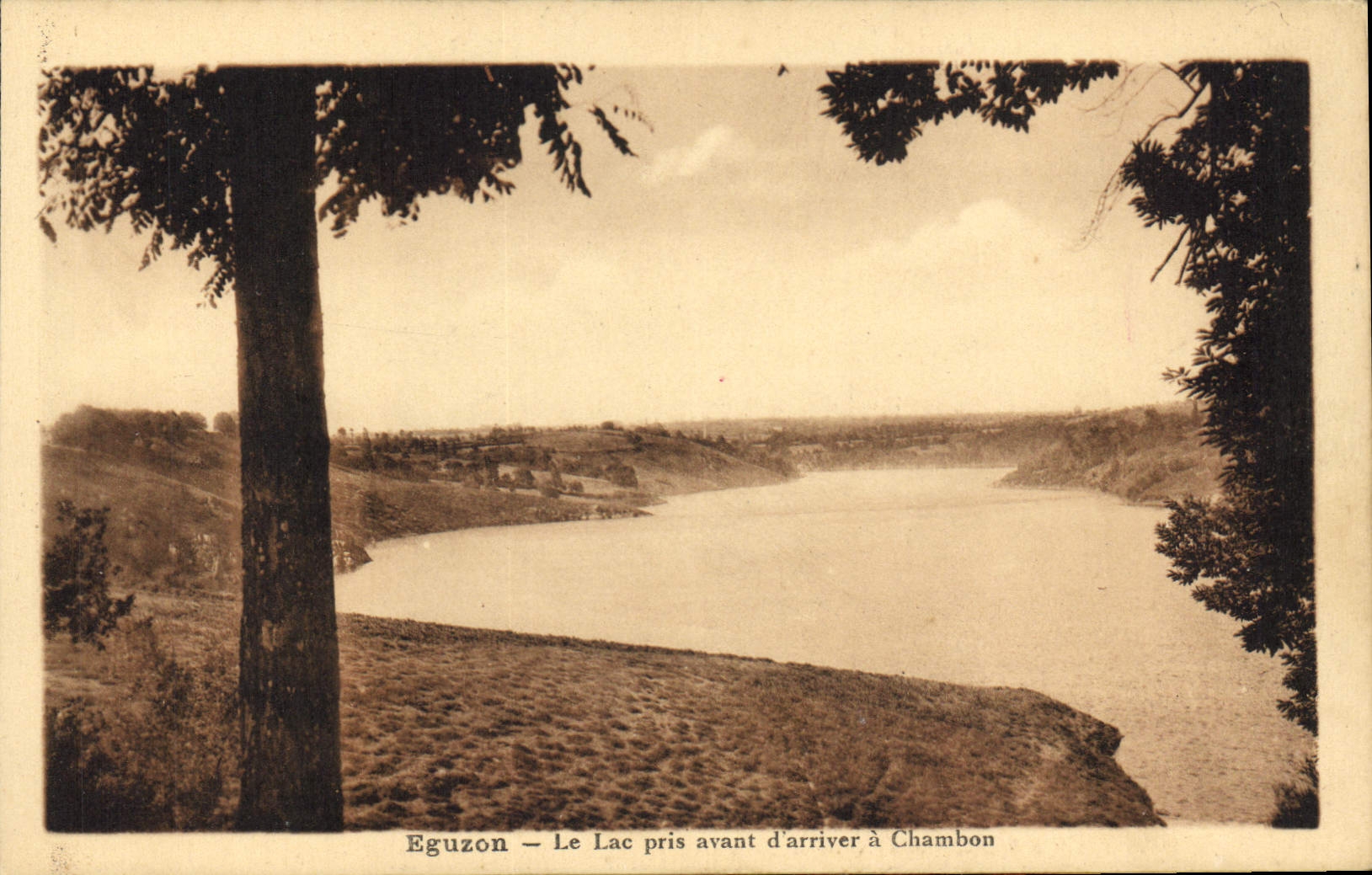 CPA Eguzon le Lac pris avant d'arriver a Chambon 
