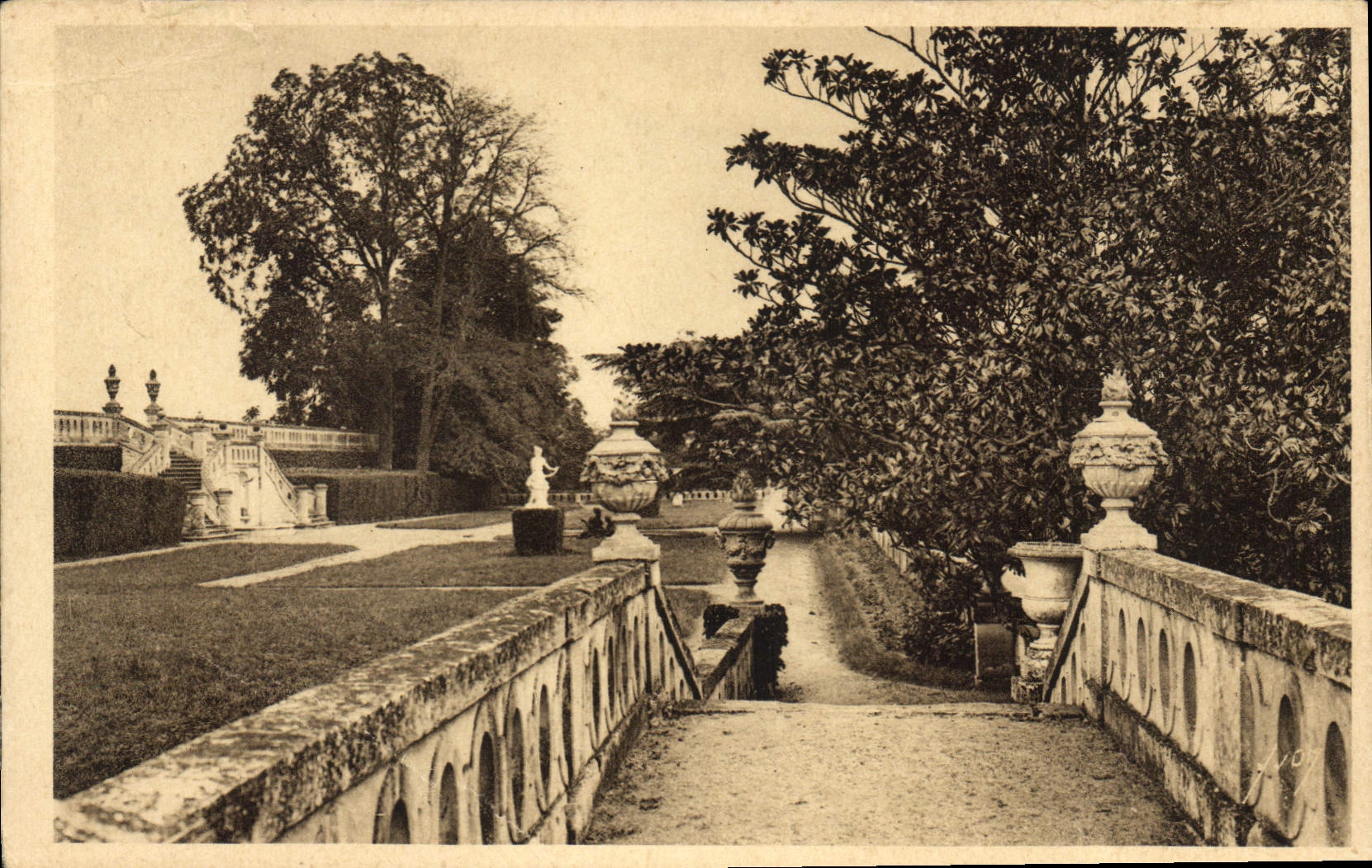 CPA Chateau de Valencay Indre Jardin de Madame la Duchesse
