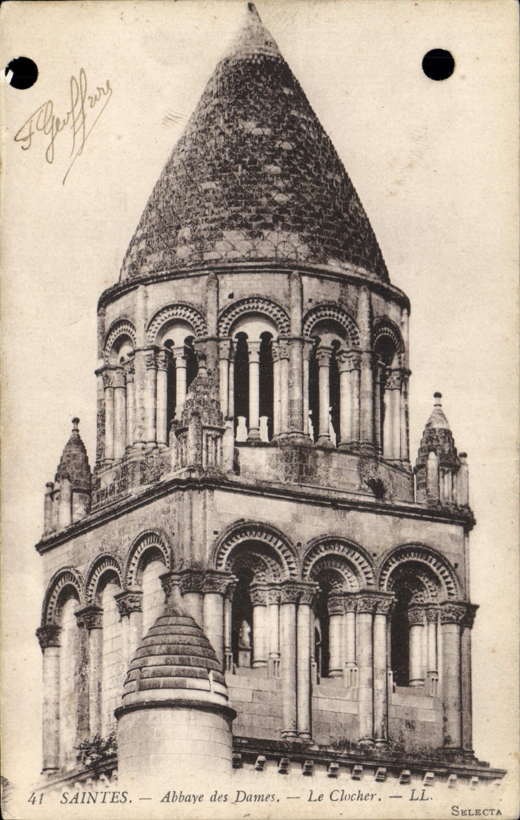 CPA Saintes Abbaye des dames le clocher