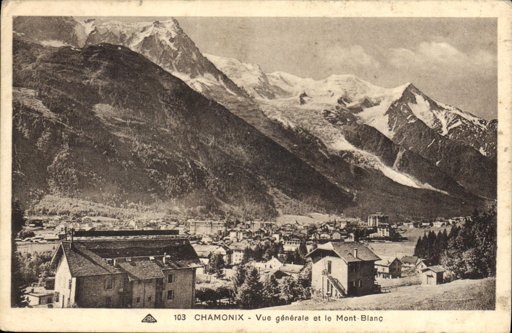 CPA Chamonix vue generale et le Mont Blanc 