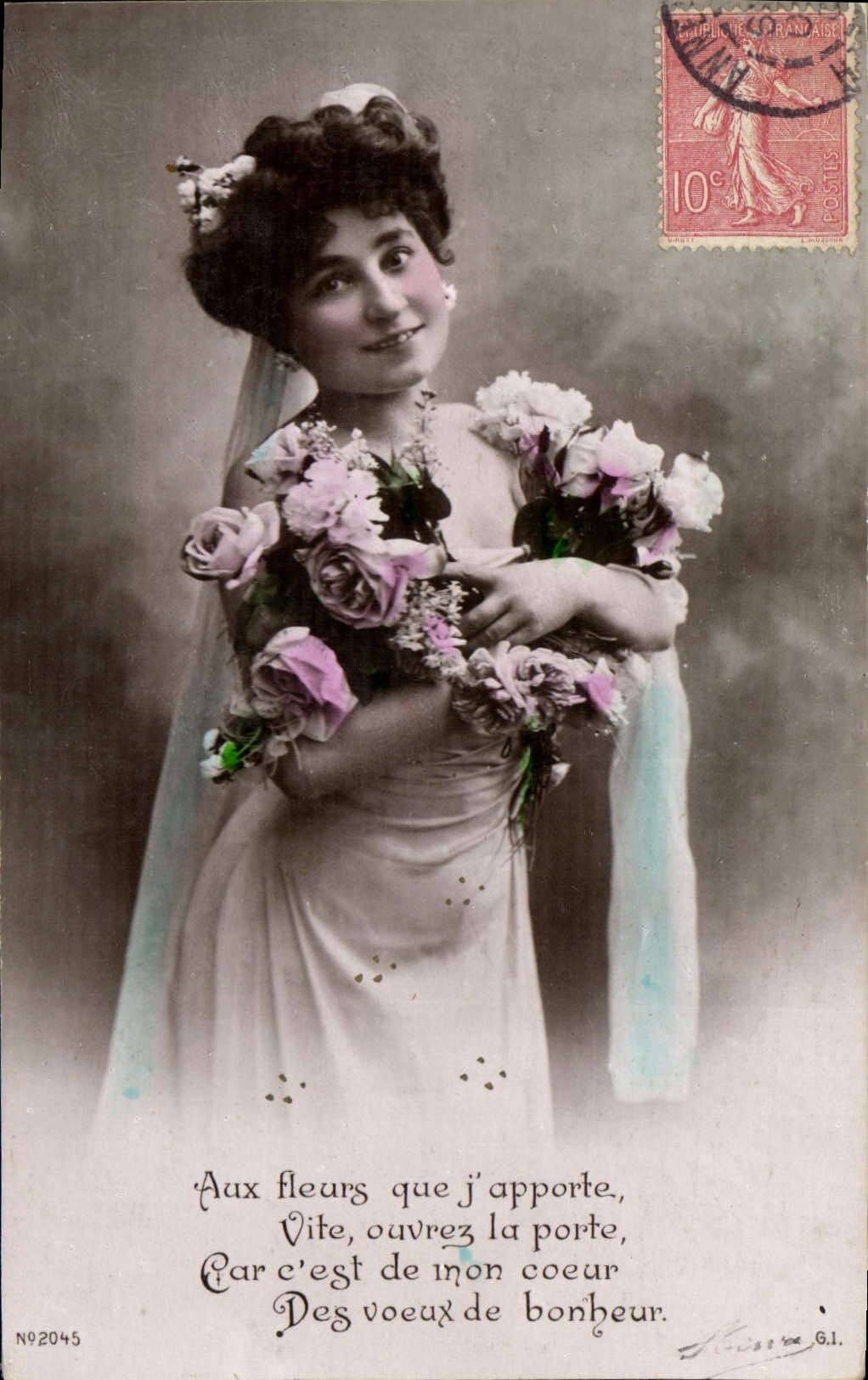 CPA Aux Fleurs que j'apporte vite ouvrez la porte car c'est de mon coeur des voeux de bonheur Femme