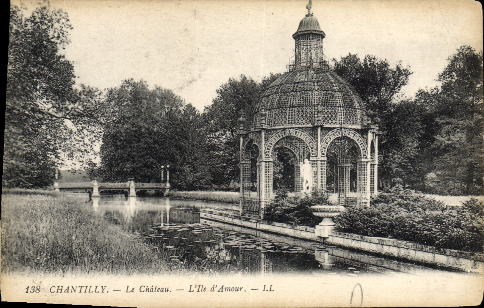 CPA Chantilly le Chateau l'Ile d'Amour 