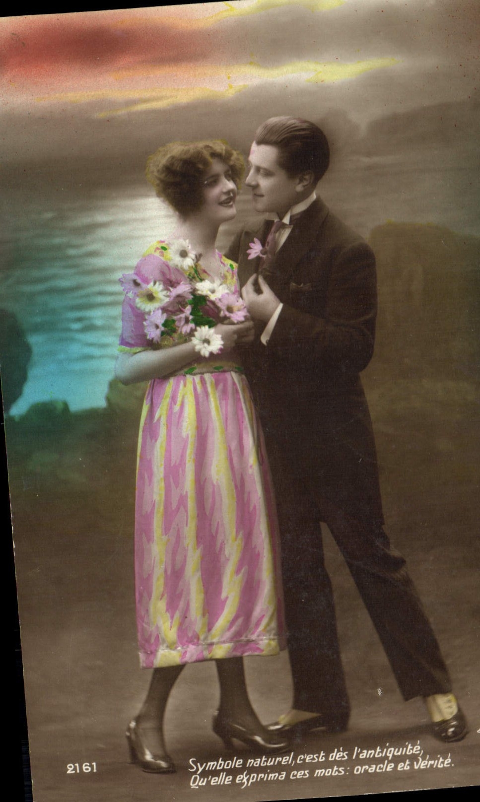 CPA Symbole naturel c'est des l'antiquite qu'elle exprima ces mots oracle et verite Femme