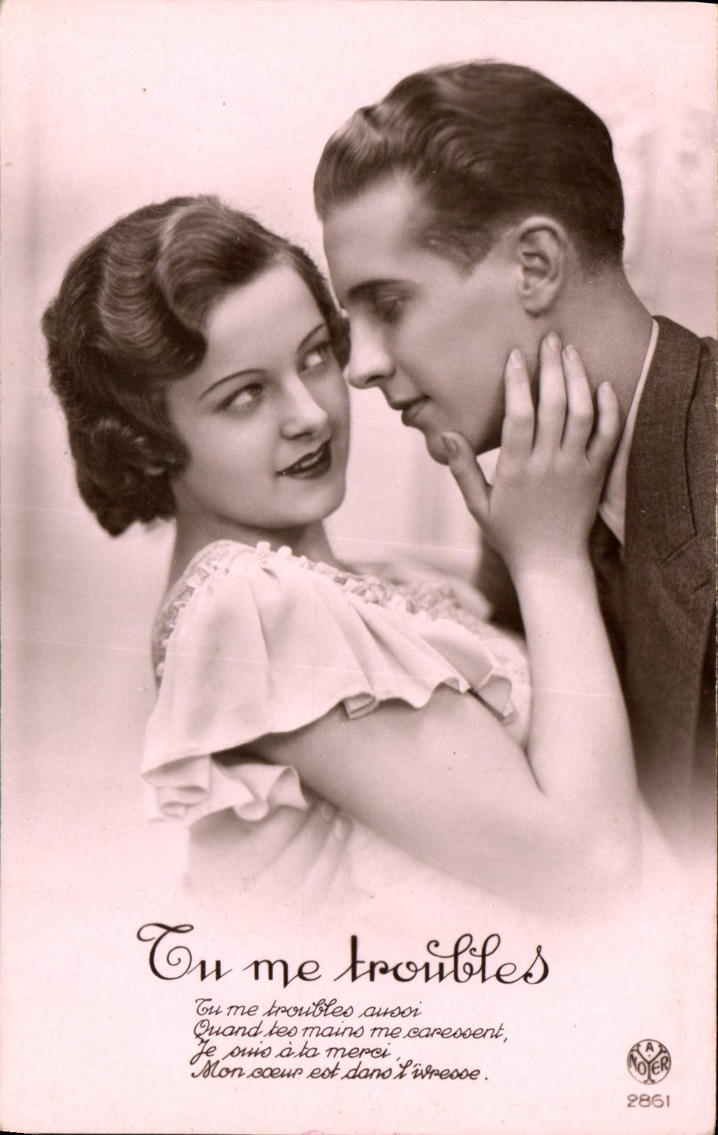 CPA Tu me troubles Femme