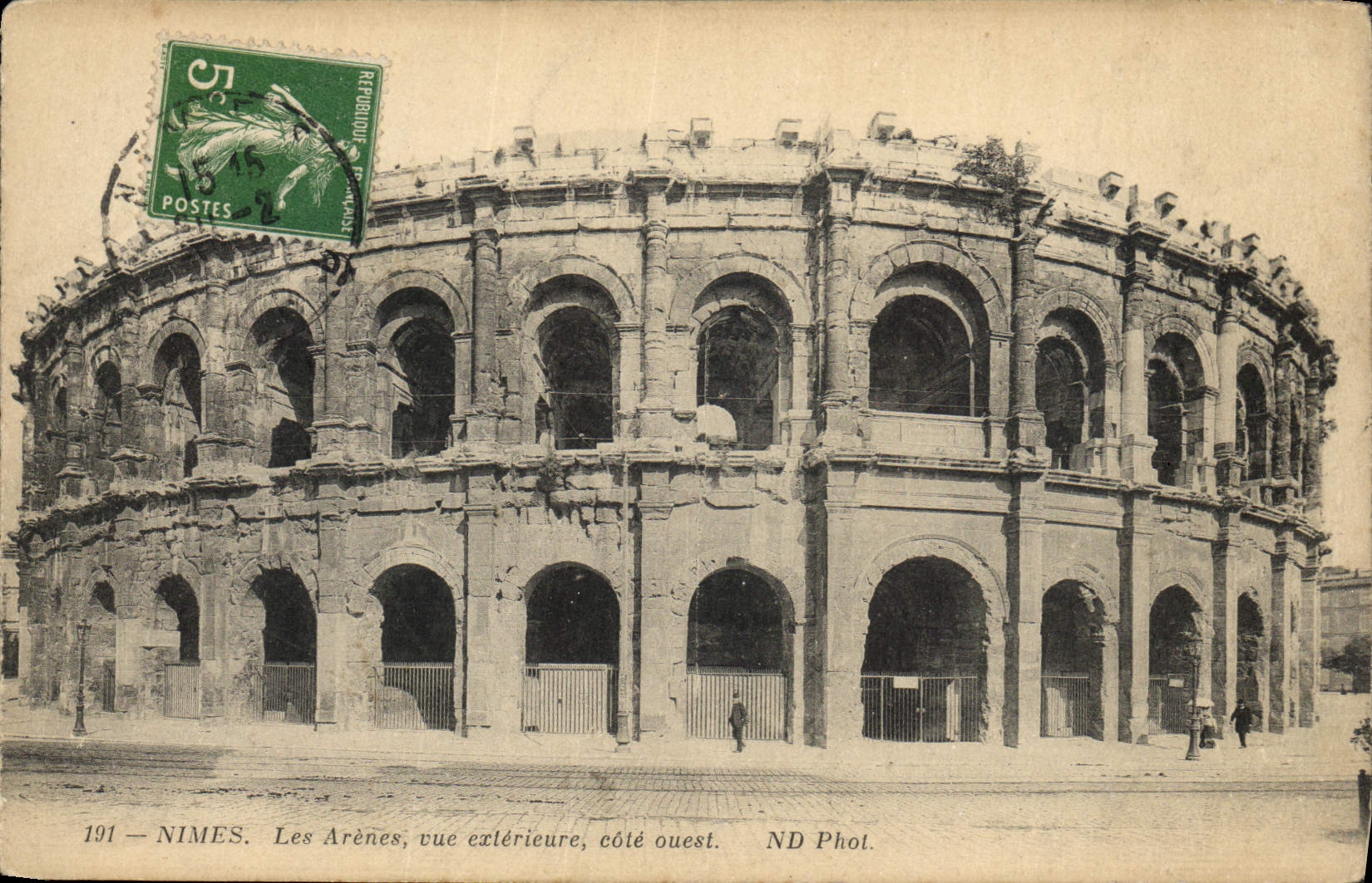 CPA Nimes les Arenes vue exterieure cote ouest 
