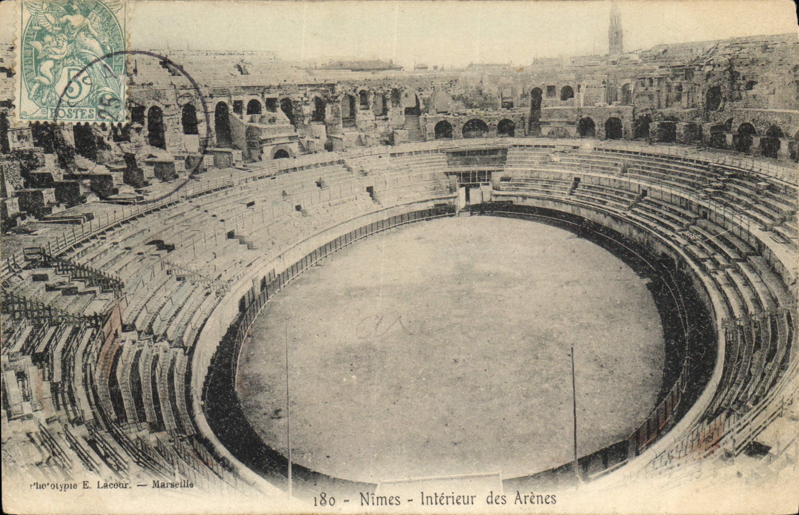 CPA Nimes Interieur des Arenes 