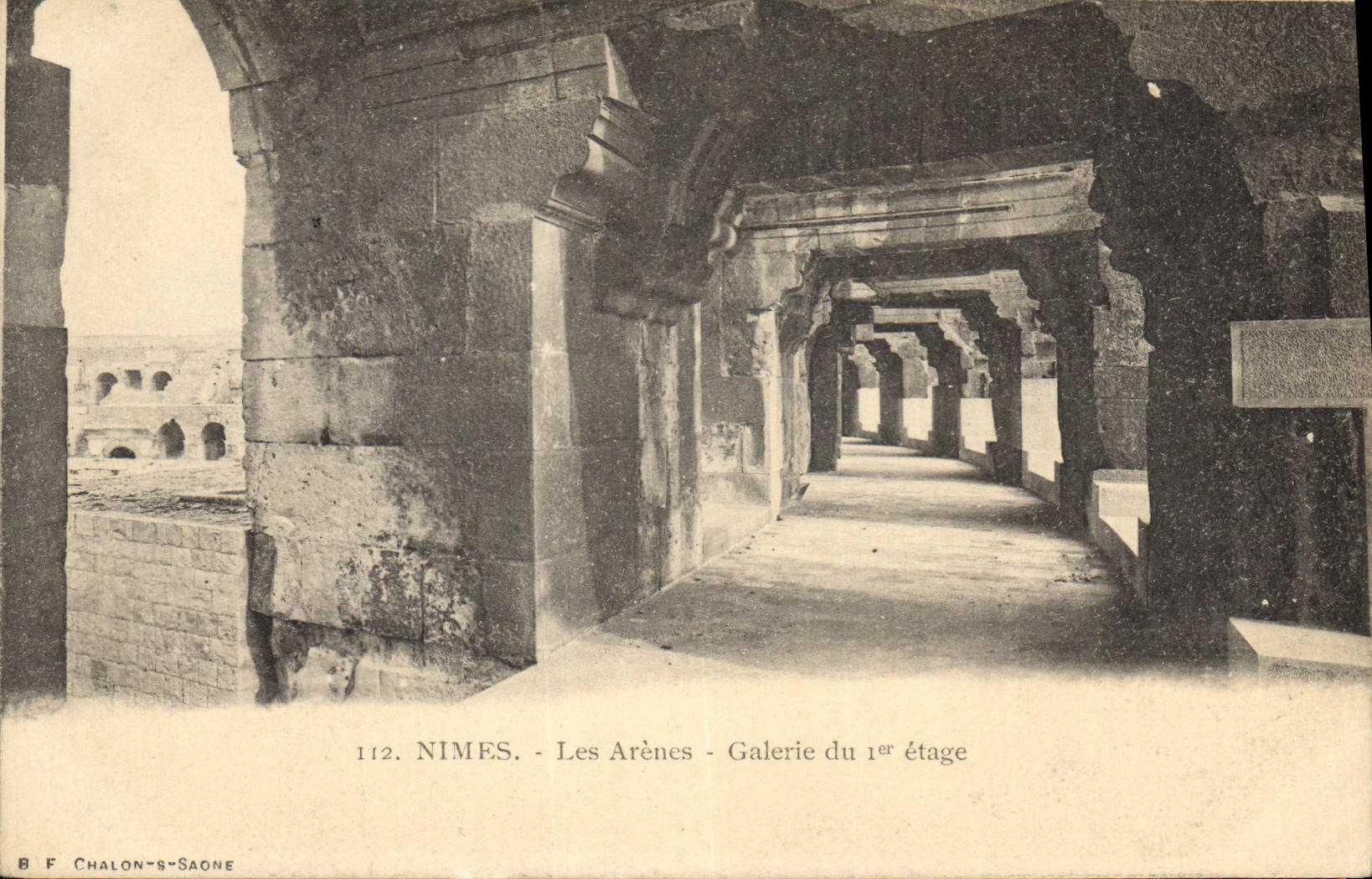 CPA Nimes les Arenes Galerie du I etage 
