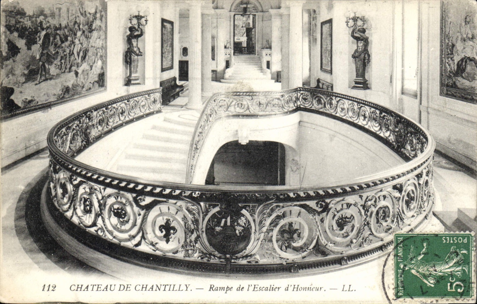 CPA Chateau de Chantilly Rampe de l'Escalier d'Honneur 