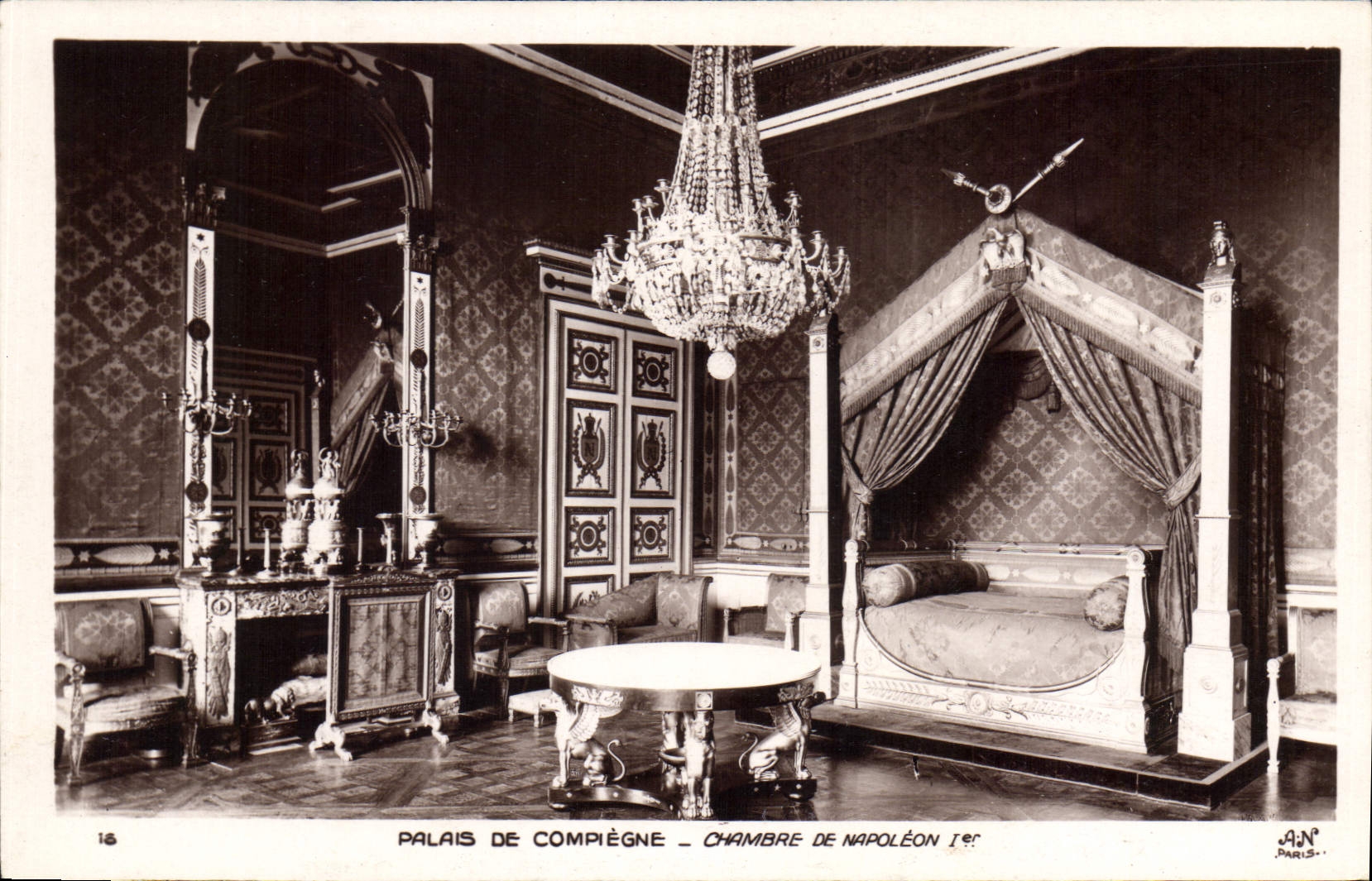 CPA Palais de Compiegne Chambre de Napoleon I