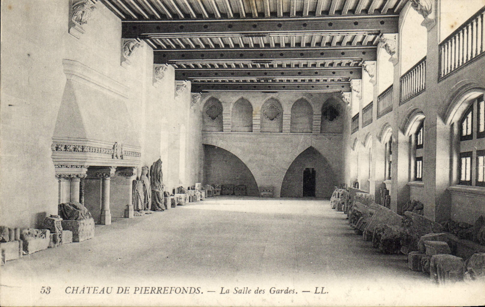 CPA Chateau de Pierrefonds la Salle des Gardes 