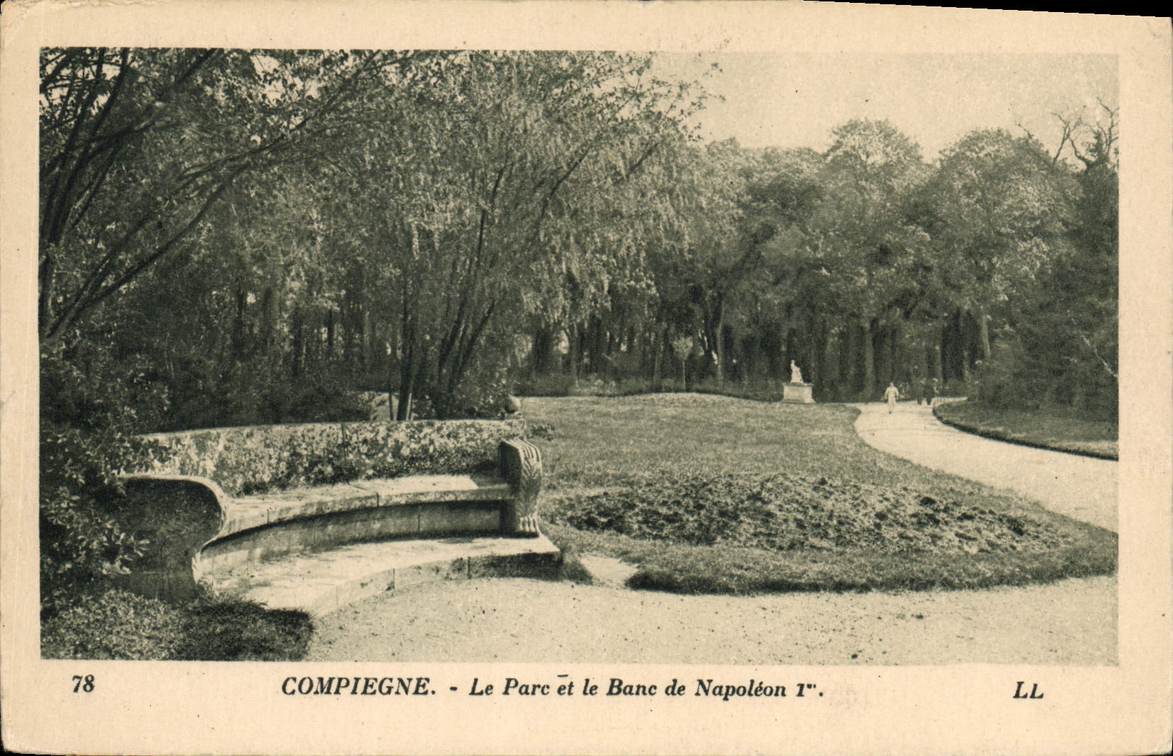 CPA Compiegne le Parc et le Banc de Napoleon I