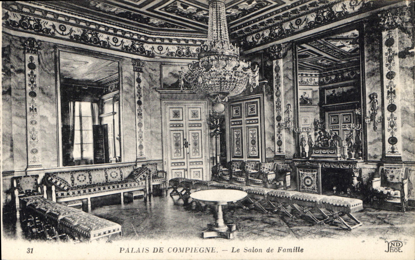 CPA Palais de Compiegne le Salon de Famille 