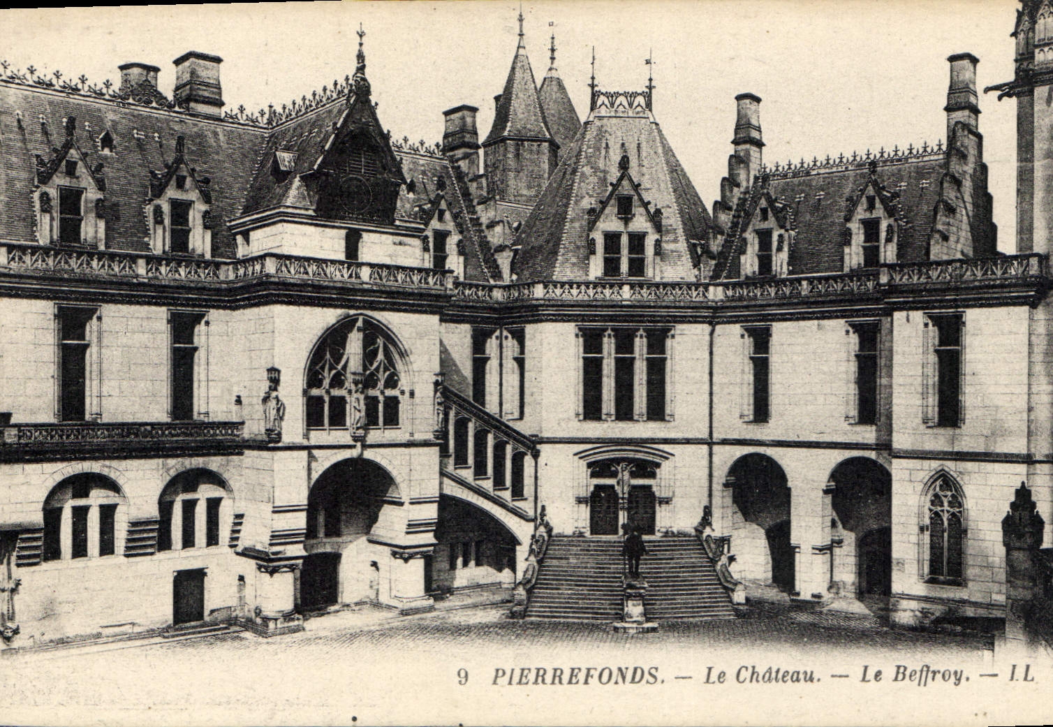 CPA Pierrefonds le Chateau le Beffroy 