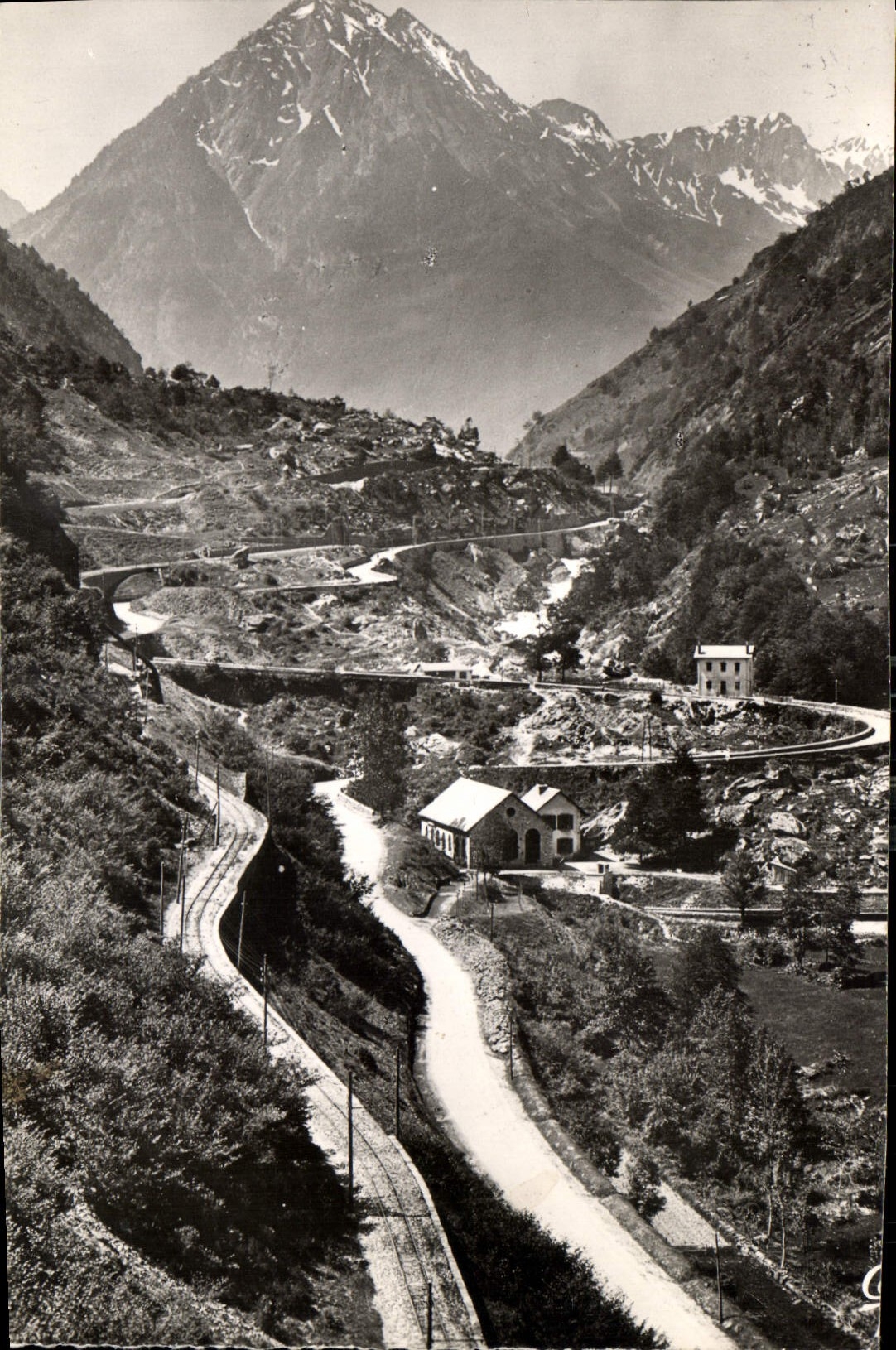 CPA Route de Pierrefitte a Cauterets 