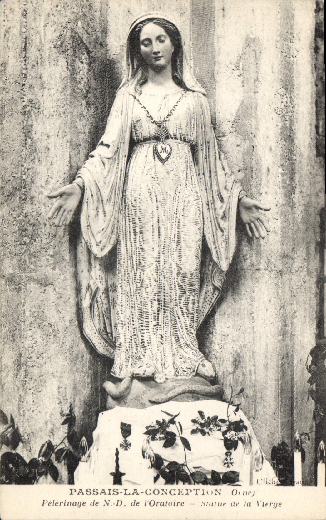 CPA Passais la Conception Orne Pelerinage de N D de l'Oratoire Statue de la Vierge 