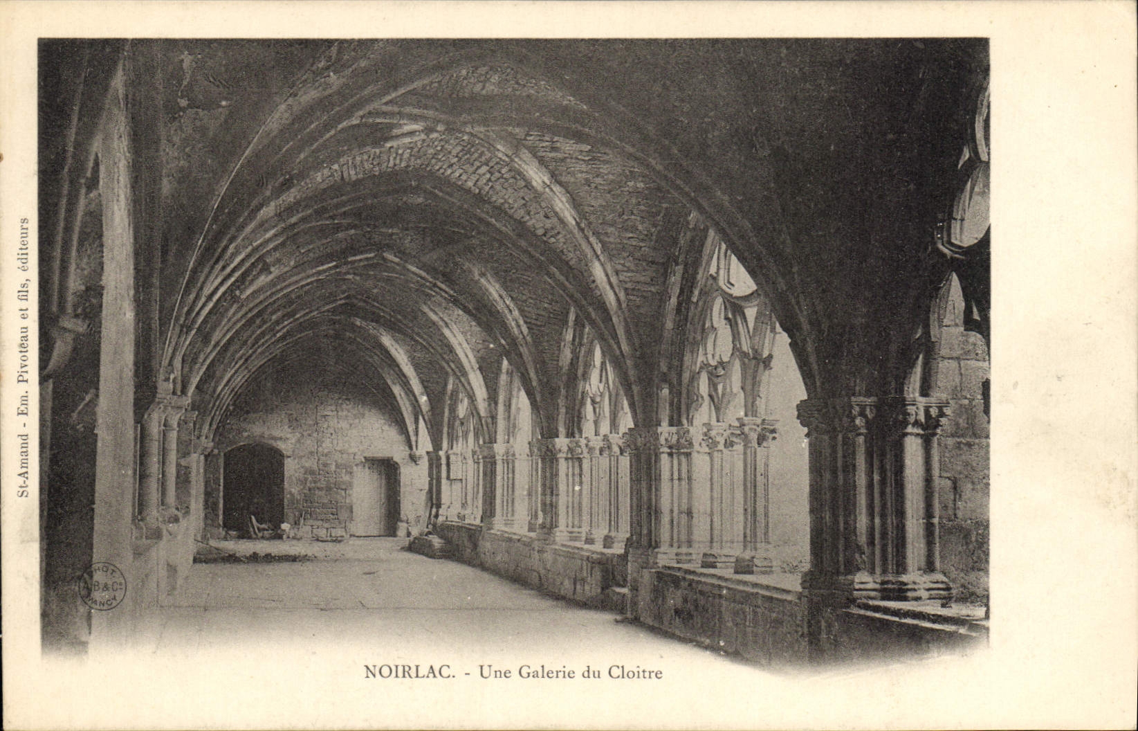 CPA Noirlac Une Galerie du Cloitre