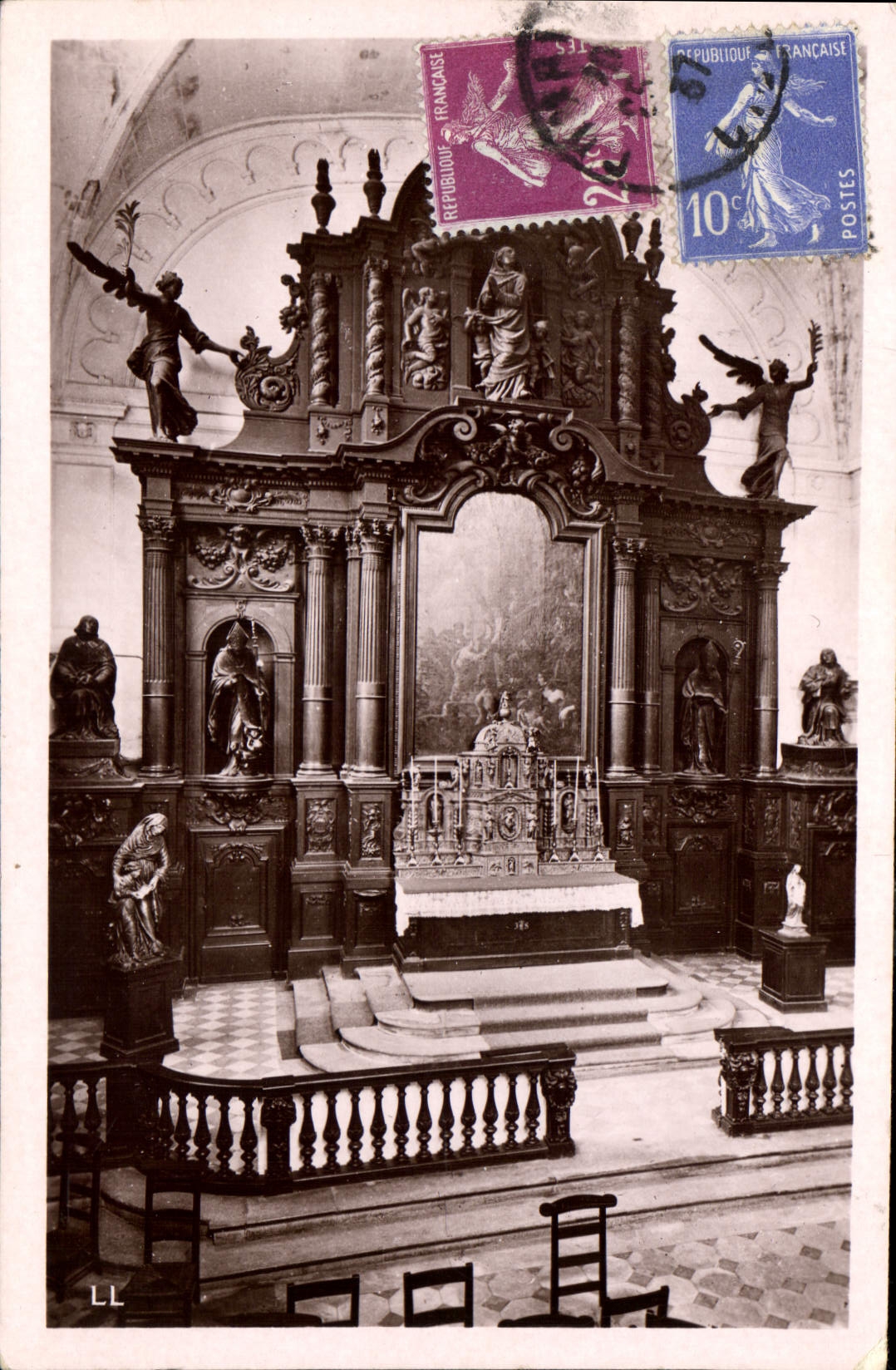 CPA Compiegne Interieur de la Chapelle St Nicolas 