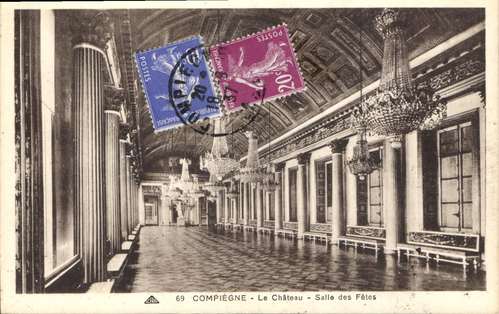 CPA Compiegne Le Chateau Salle des Fetes 