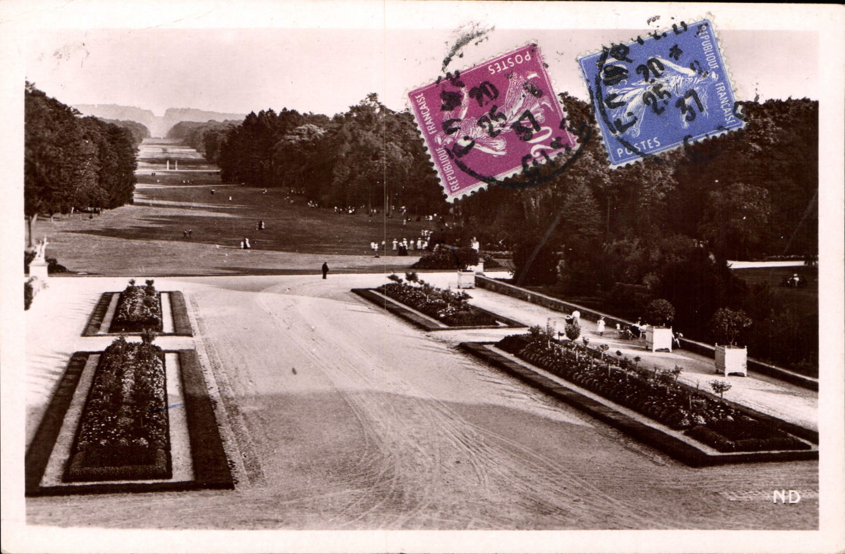 CPA Palais de Compiegne Vue sur les Beaux Monts 
