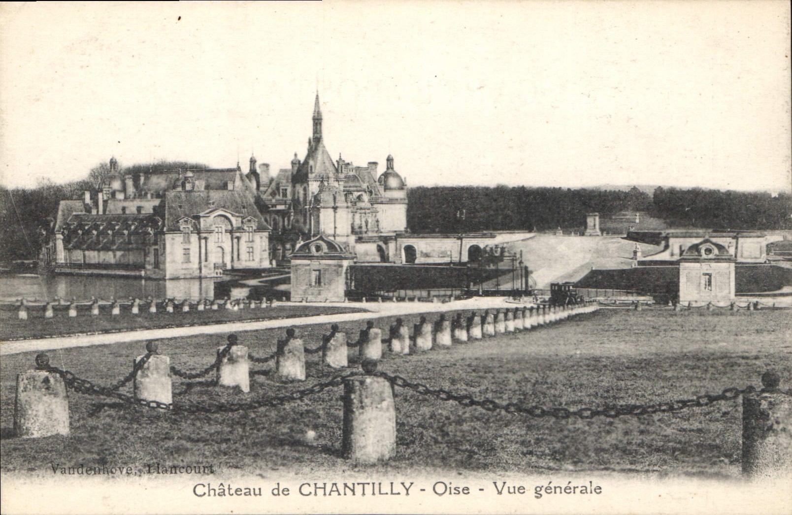 CPA Chateau de Chantilly Oise Vue generale 
