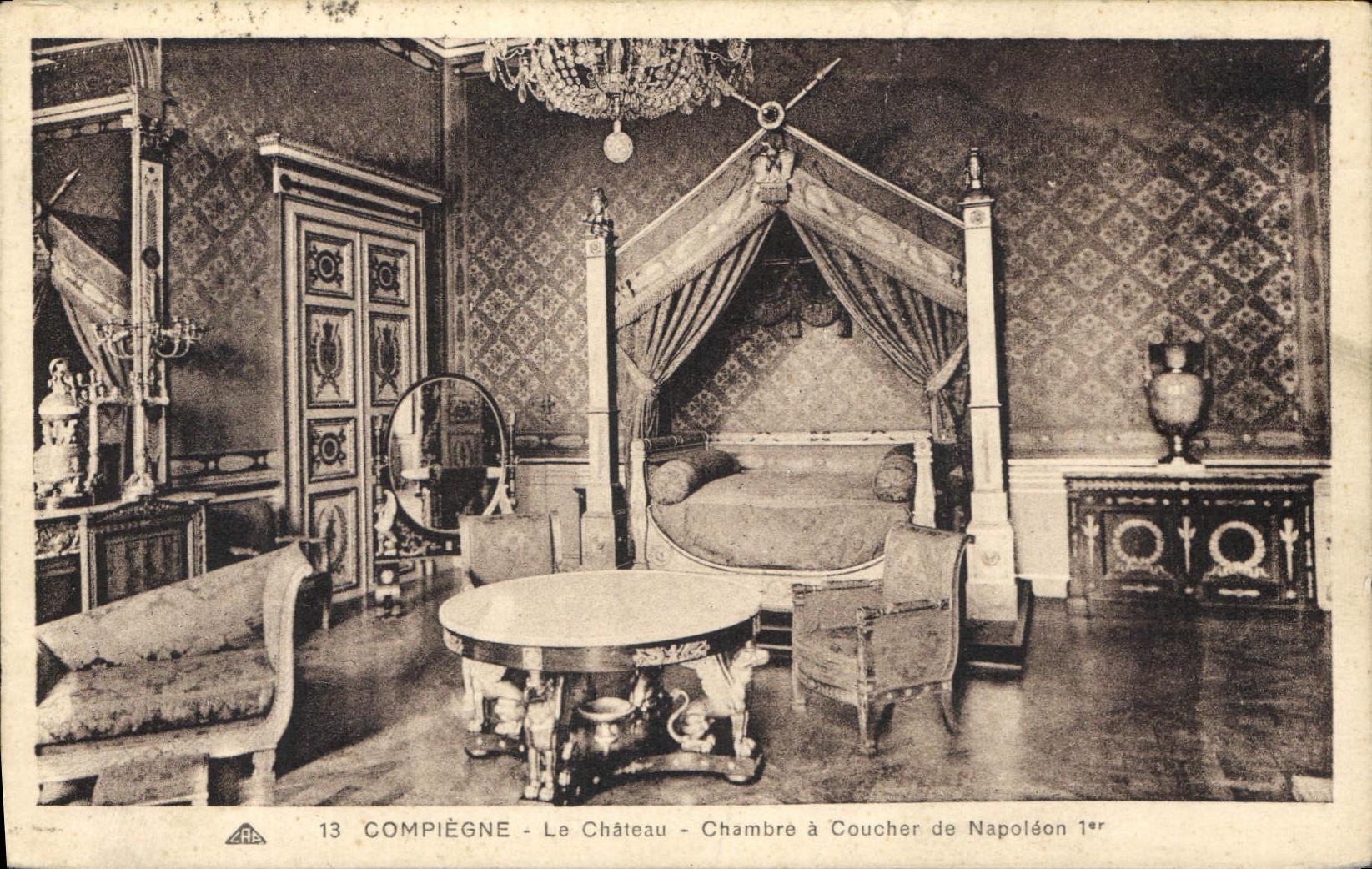 CPA Compiegne Le Chateau Chambre a Coucher de Napoleon I 