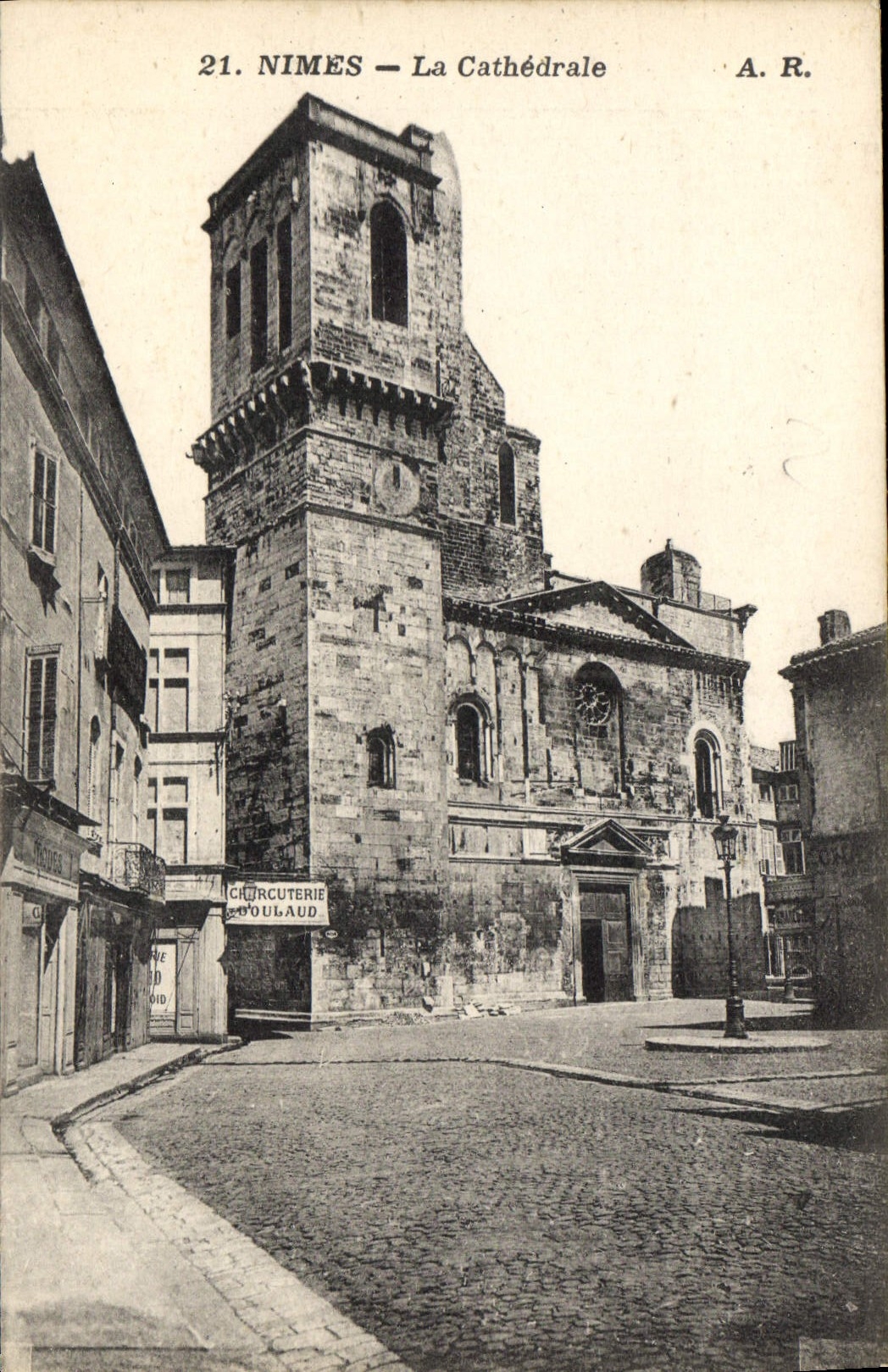 CPA Nimes La Cathedrale 