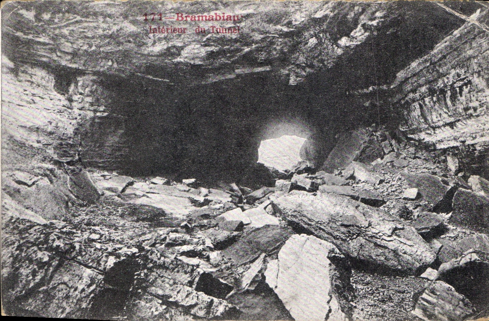 CPA Bramabian Interieur du Tunnel 