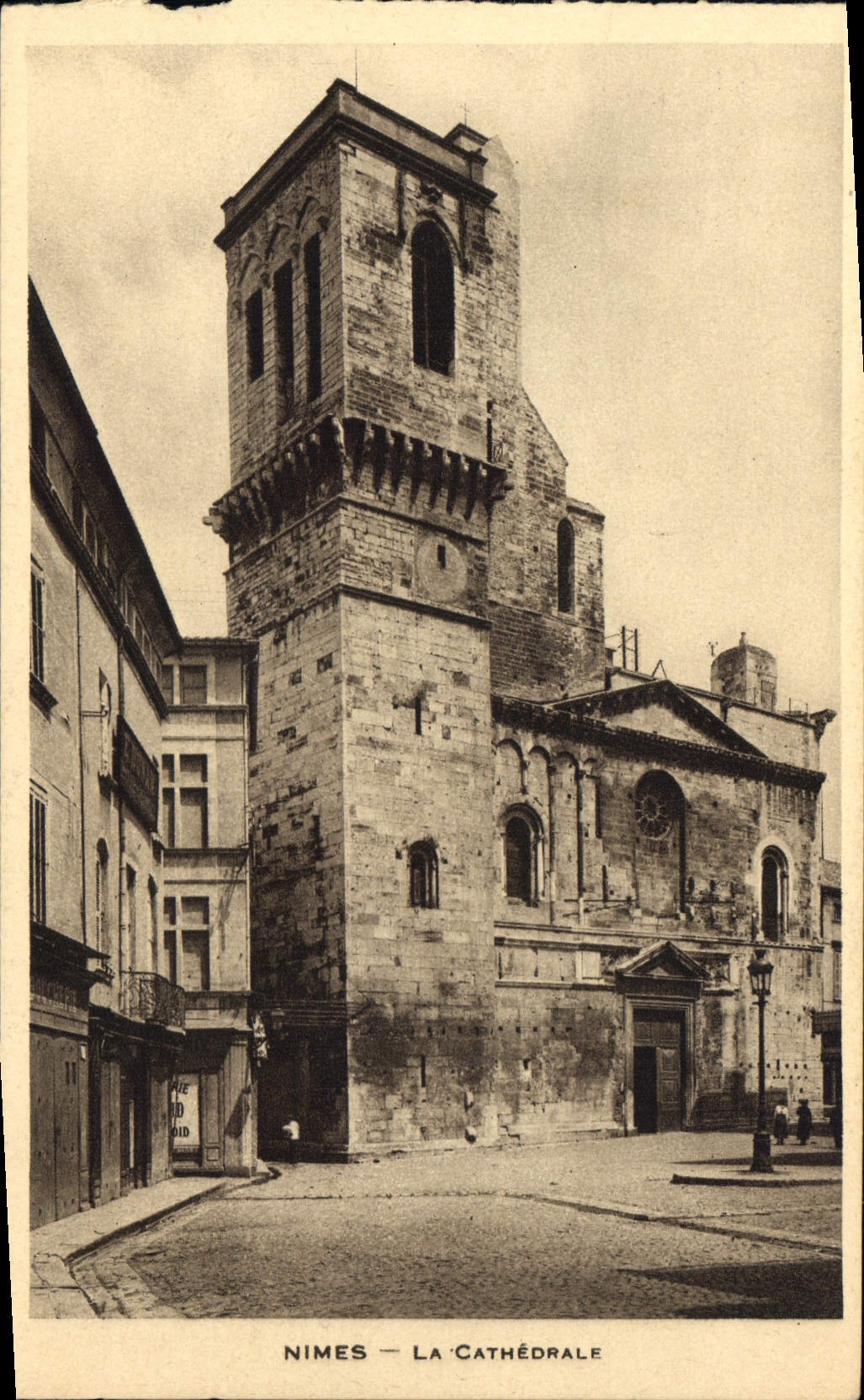 CPA Nimes La Cathedrale 