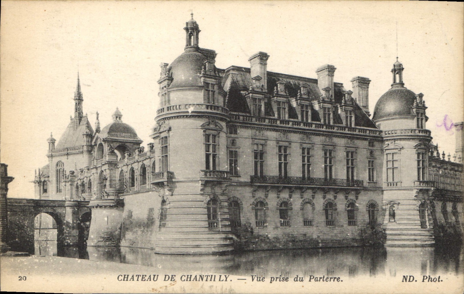 CPA Chateau de Chantily Vue prise du Parterre 