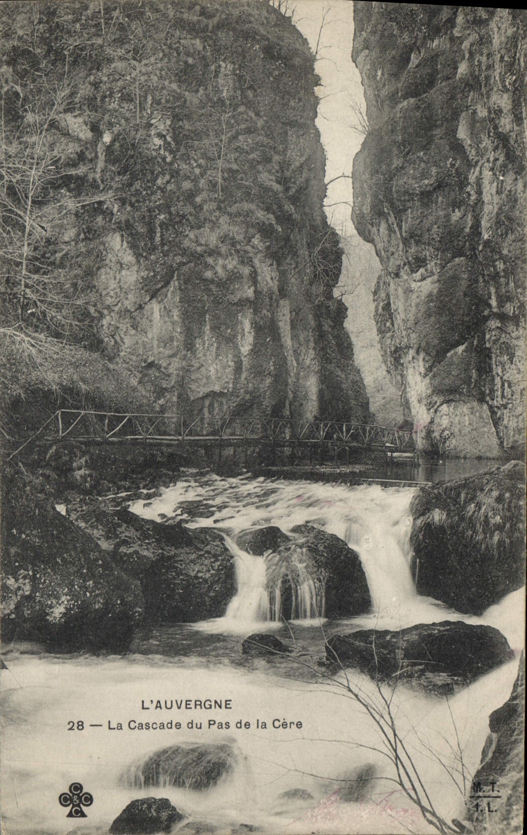 CPA l'Auvergne La Cascade du Pas de la Cere