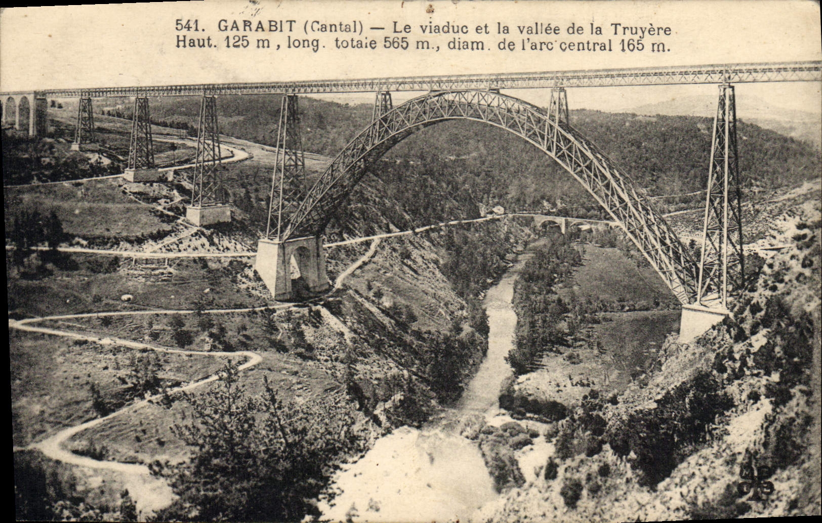 CPA Garabit Cantal Le Viaduc et la vallee de la Truyere Haut