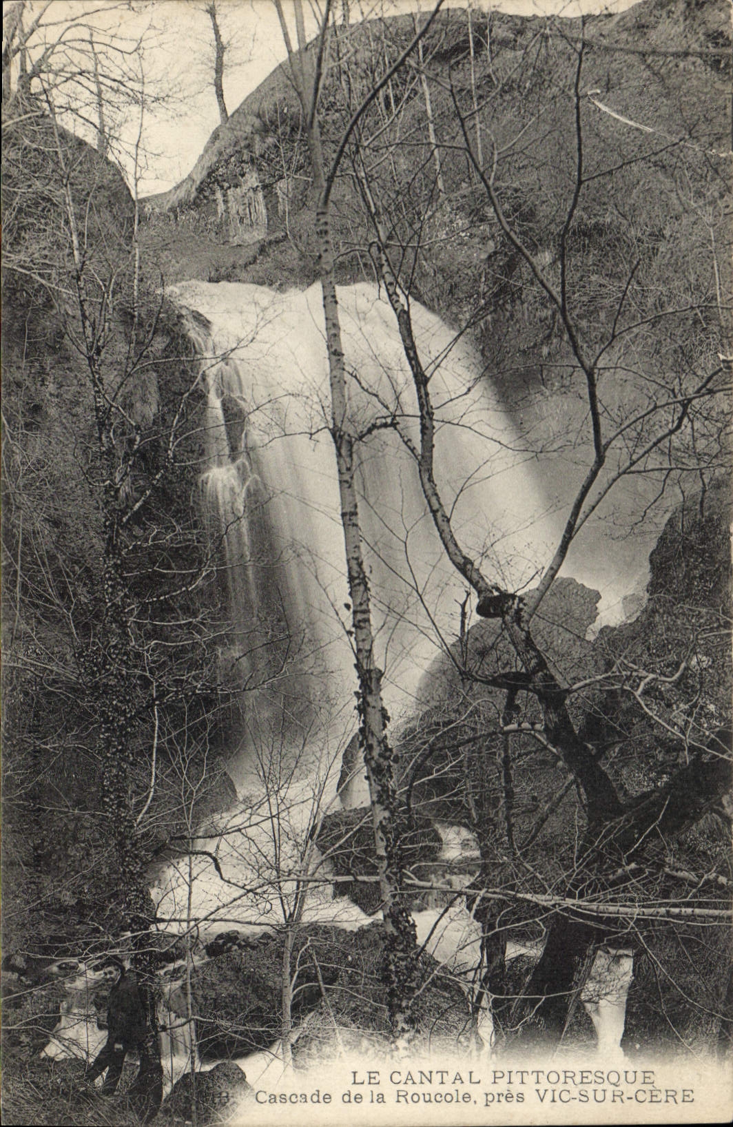 CPA Le Cantal Pittoresque Cascade de la Roucole pres Vic sur Cere