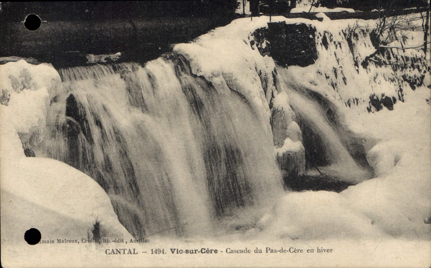 CPA Cantal Vio sur Cere Cascade du Pas de Cere en hiver