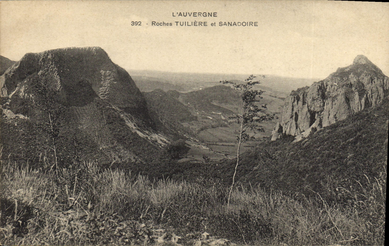 CPA L'Auvergne Roches Tuiliere et Sanadoire 