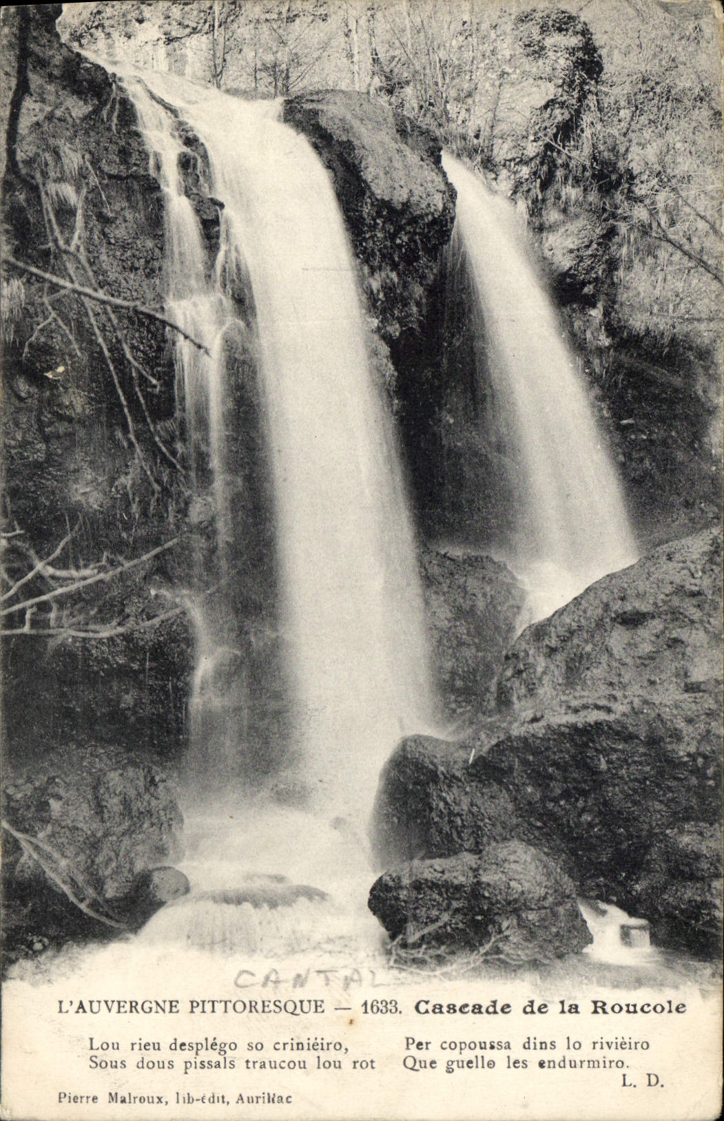 CPA L'Auvergne Pittoresque Cascade de la Roucole 