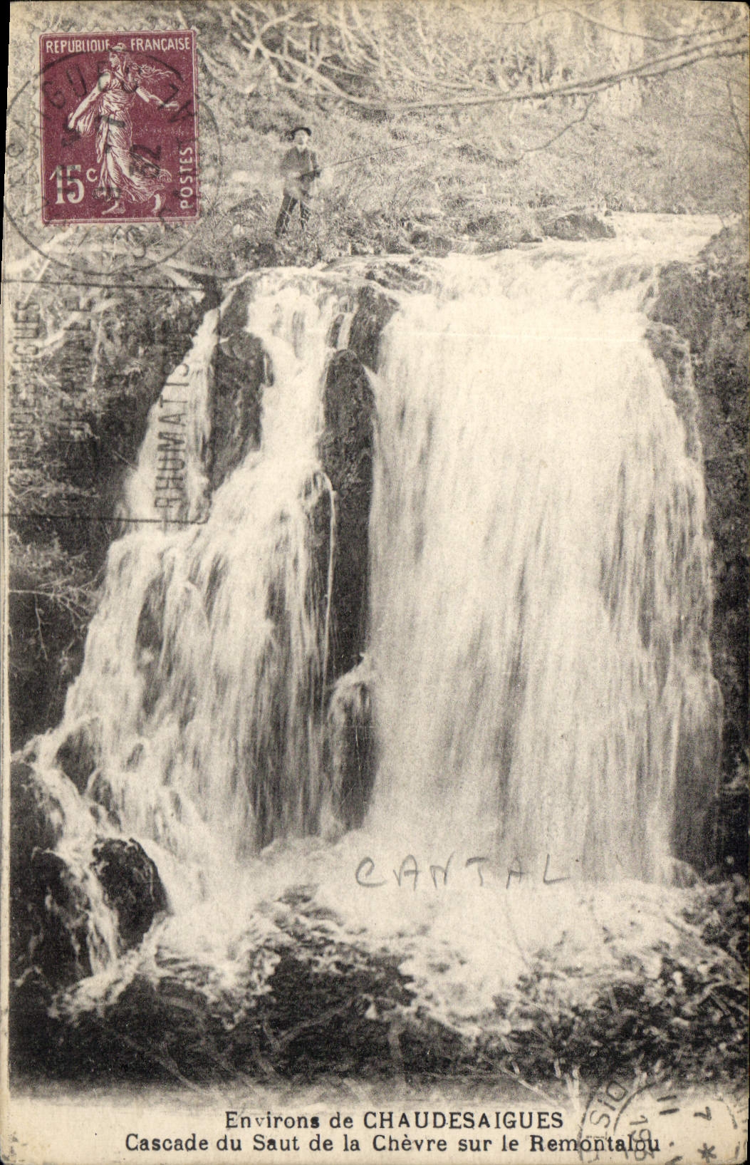 CPA Environs de Chaudesaigues Cascade du Saut de la Chevre sur le Remontalou 