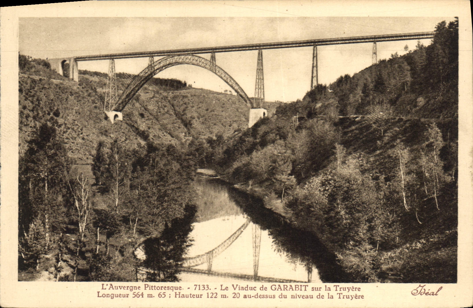 CPA L'Auvergne Pittoresque Le Viaduc de Garabit sur la Truyere 