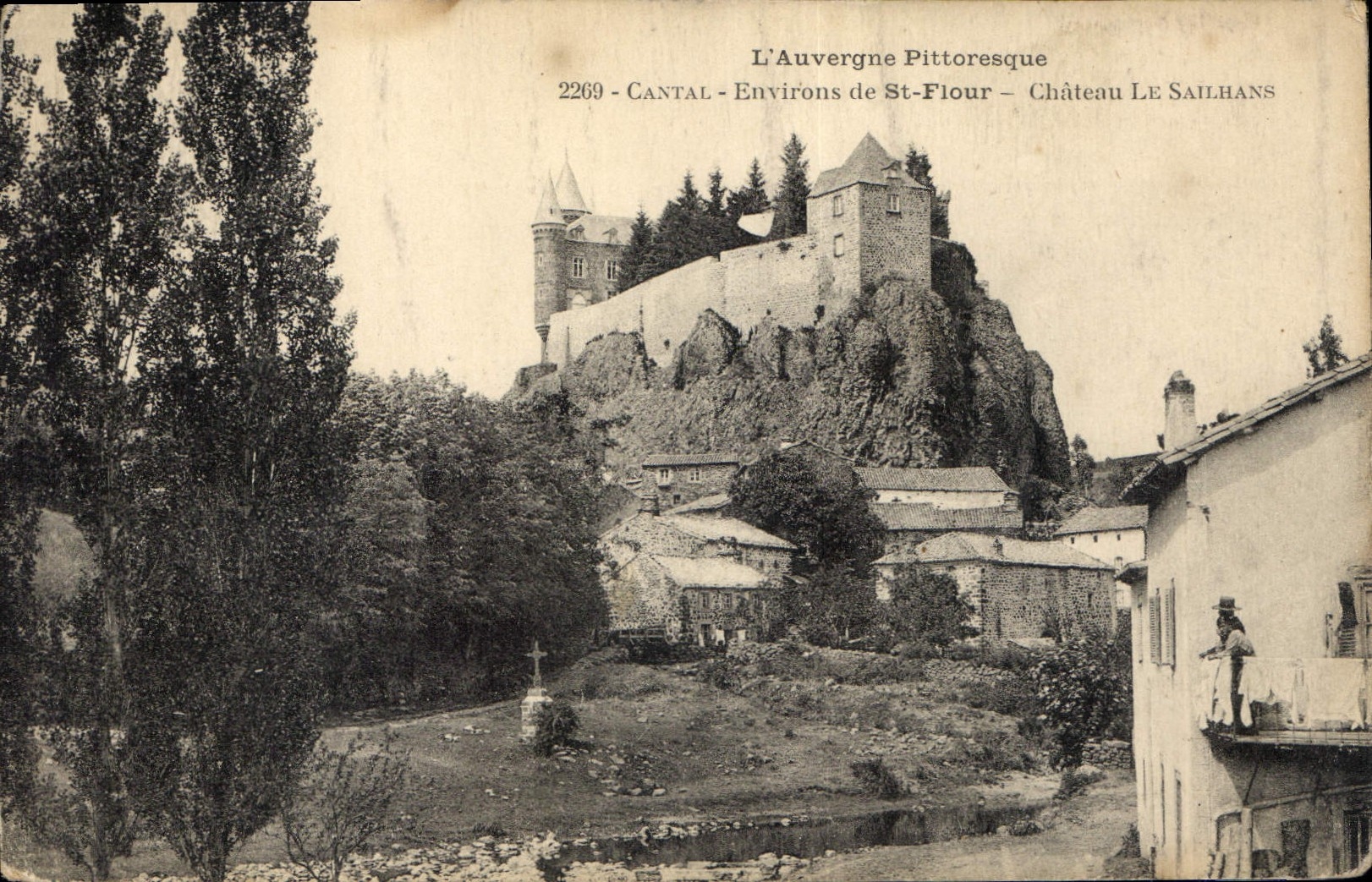CPA L'Auvergne Pittoresque Cantal Environs de St Flour Chateau le Sailhans 