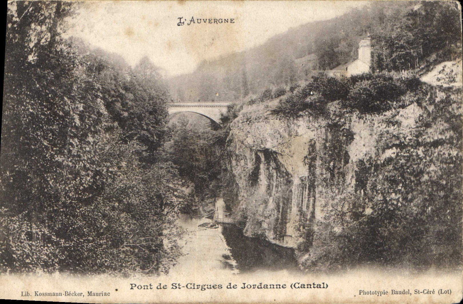 CPA L'Auvergne Pont de St Cirgues de Jordanne Cantal 