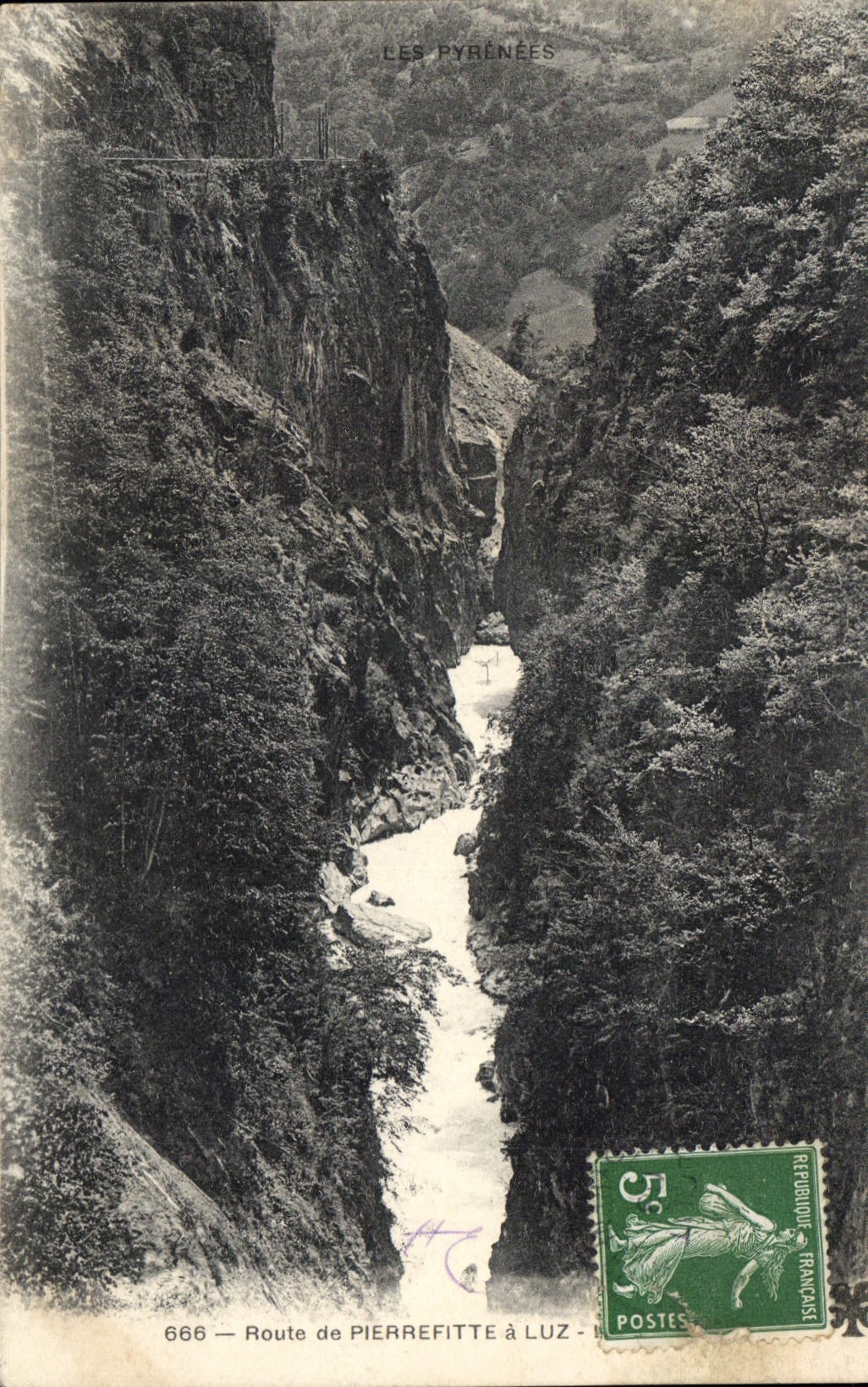 CPA Route de Pierrefitte a Luz