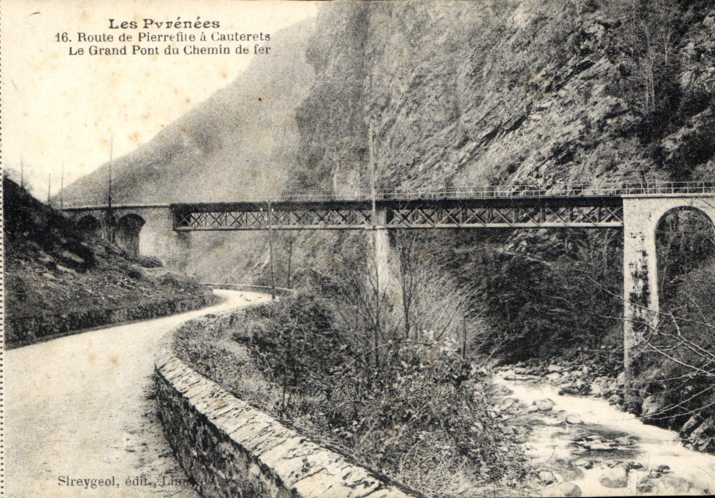 CPA Les Pyrenees Route de Pierrefitte a Cauterets Le Grand Pont du Chemin de Fer 