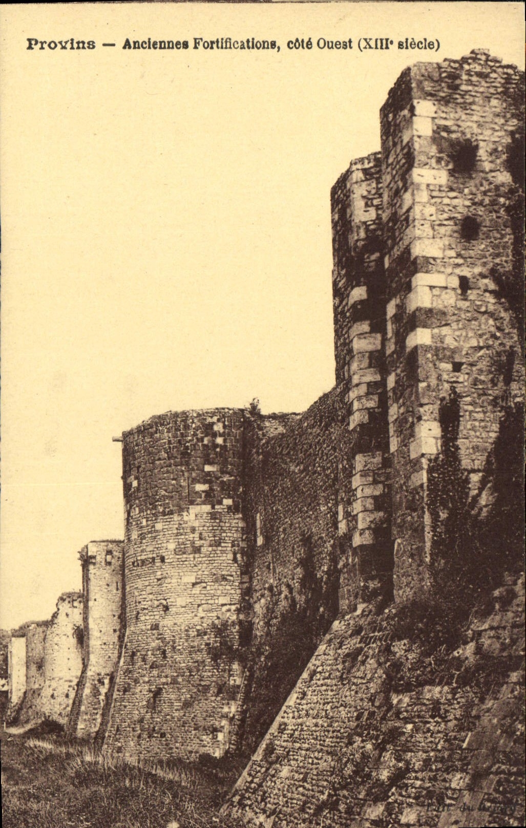 CPA Provins Anciennes fortifications cote ouest 